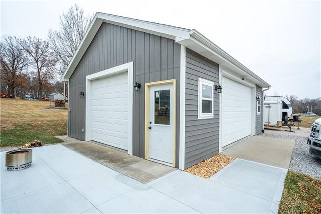 385 Lake Viking Terrace, Gallatin, MO 64640