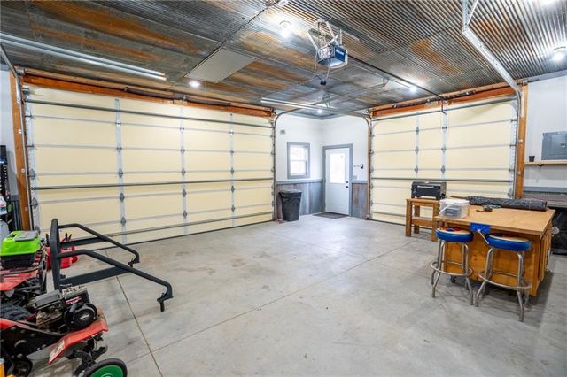 385 Lake Viking Terrace, Gallatin, MO 64640