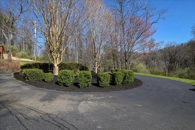 5780 Lost Mountain RD, Roanoke, VA 24018