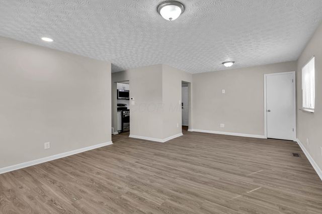 3134 Medina Avenue, Columbus, OH 43224