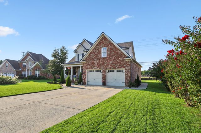 3020 Shady Glen Cir, Murfreesboro, TN 37128