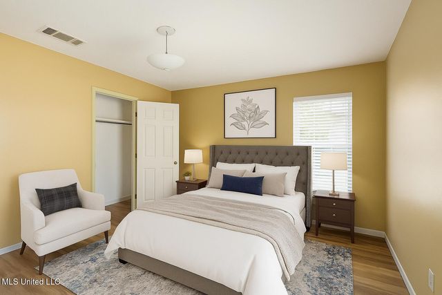 14 Fawn Grove, Jackson, MS 39212