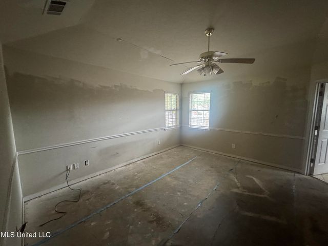 14 Fawn Grove, Jackson, MS 39212