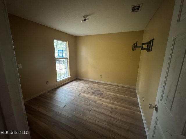 14 Fawn Grove, Jackson, MS 39212