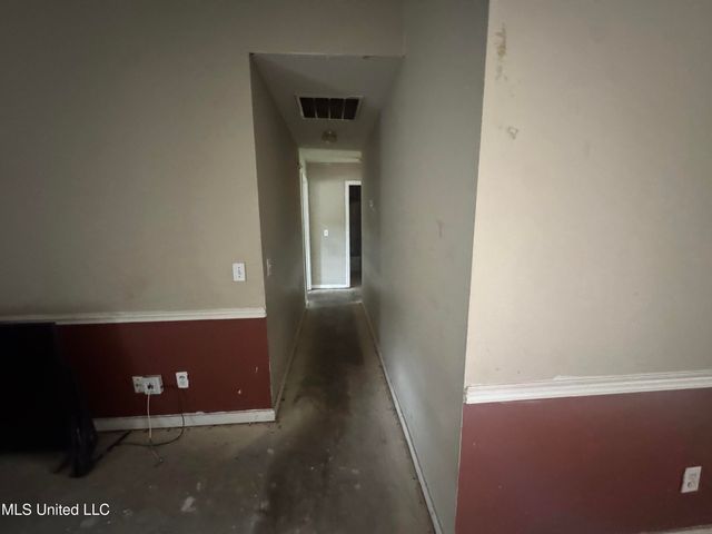 14 Fawn Grove, Jackson, MS 39212