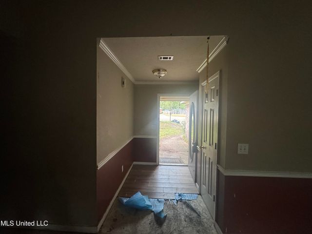 14 Fawn Grove, Jackson, MS 39212