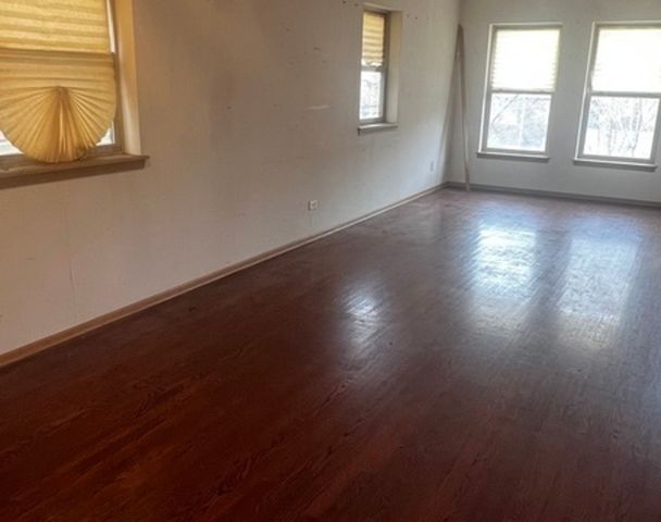 527 W 76th Street, Chicago, IL 60620