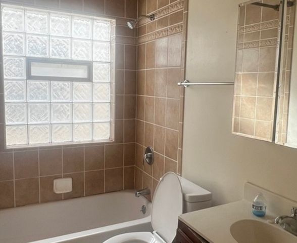 527 W 76th Street, Chicago, IL 60620