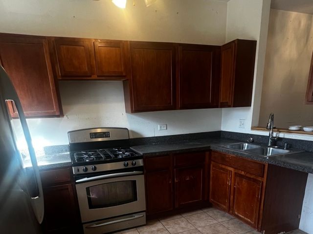 527 W 76th Street, Chicago, IL 60620