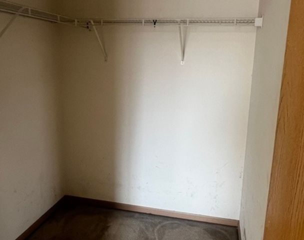 527 W 76th Street, Chicago, IL 60620