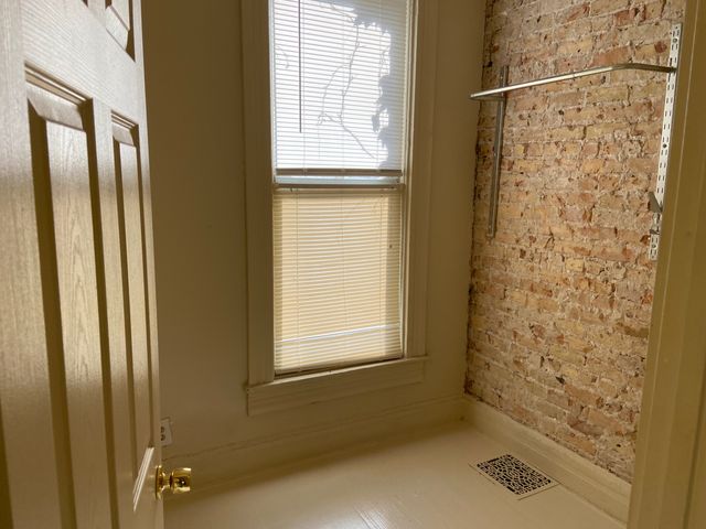 2440 W Lexington Street, Chicago, IL 60612