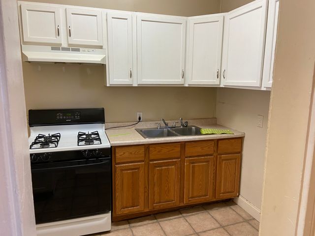 2440 W Lexington Street, Chicago, IL 60612
