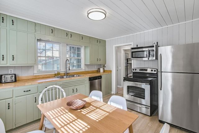 250 Lake Drive, Norcross, GA 30071