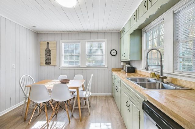 250 Lake Drive, Norcross, GA 30071