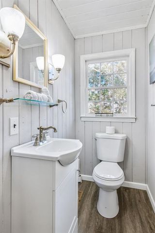 250 Lake Drive, Norcross, GA 30071