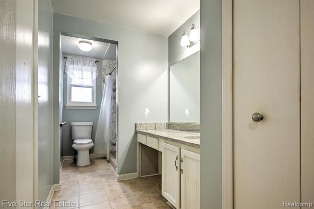 1857 E Rose Center Road, Holly, MI 48442