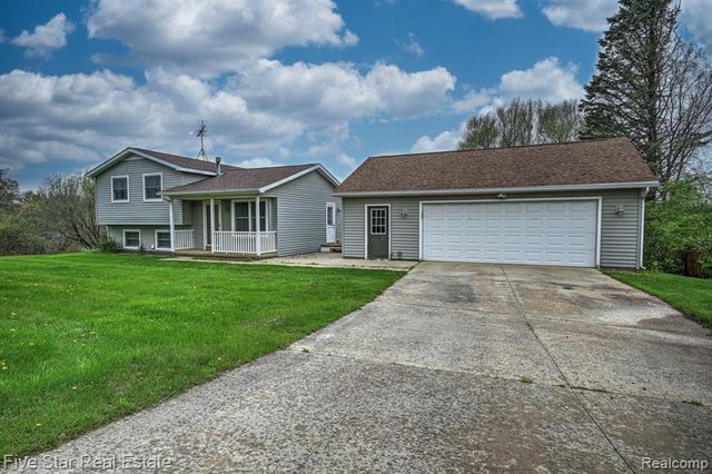 1857 E Rose Center Road, Holly, MI 48442