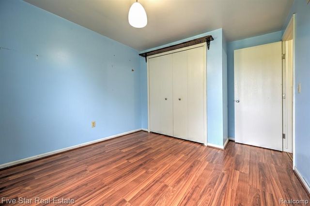 1857 E Rose Center Road, Holly, MI 48442