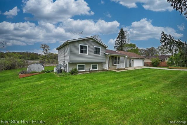 1857 E Rose Center Road, Holly, MI 48442