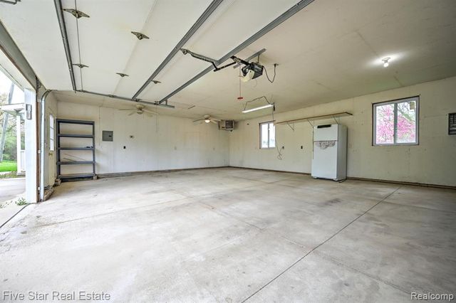 1857 E Rose Center Road, Holly, MI 48442