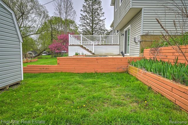 1857 E Rose Center Road, Holly, MI 48442