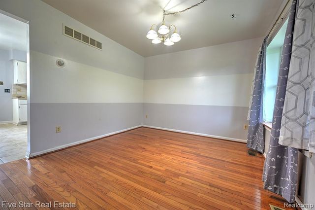 1857 E Rose Center Road, Holly, MI 48442