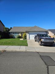 440 NE Hillcrest Street, Madras, OR 97741