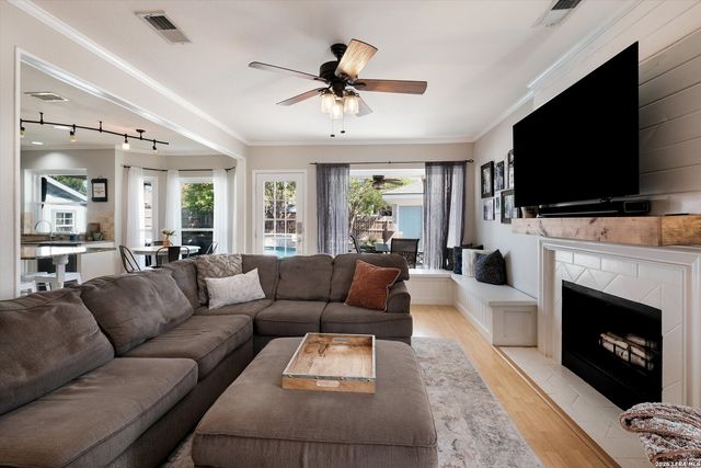 25167 Flying Arrow, San Antonio, TX 78258