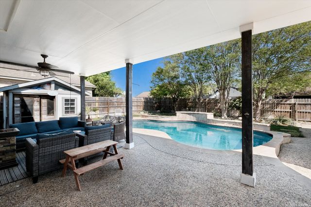 25167 Flying Arrow, San Antonio, TX 78258