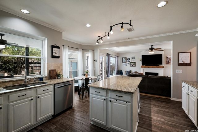 25167 Flying Arrow, San Antonio, TX 78258