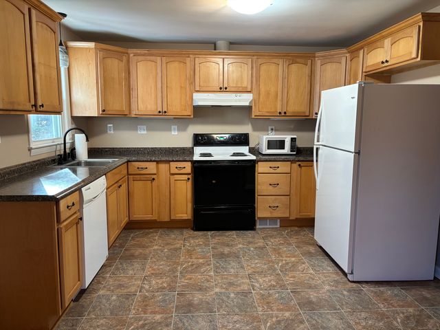 897 Colonel Ledyard Highway, Ledyard, CT 06339