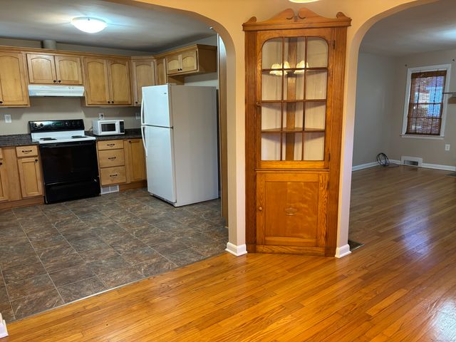 897 Colonel Ledyard Highway, Ledyard, CT 06339