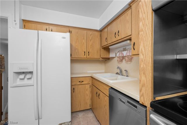 9242 W 130th Street, Strongsville, OH 44136