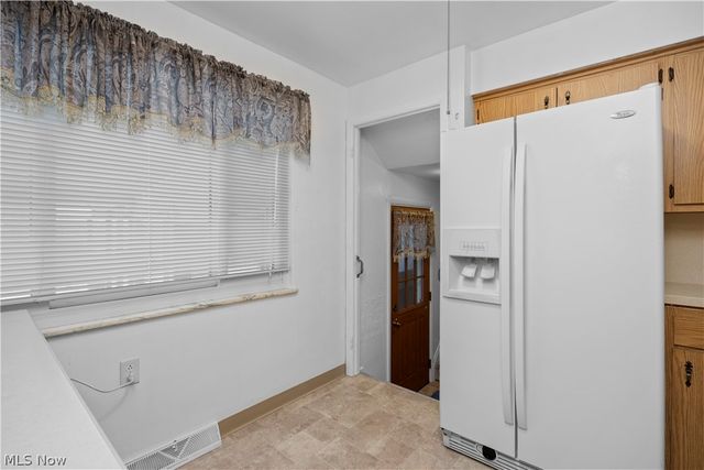 9242 W 130th Street, Strongsville, OH 44136