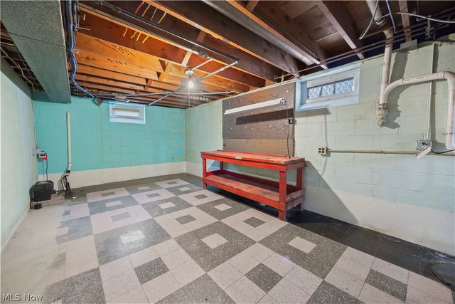 9242 W 130th Street, Strongsville, OH 44136