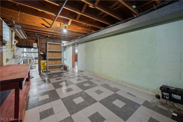 9242 W 130th Street, Strongsville, OH 44136