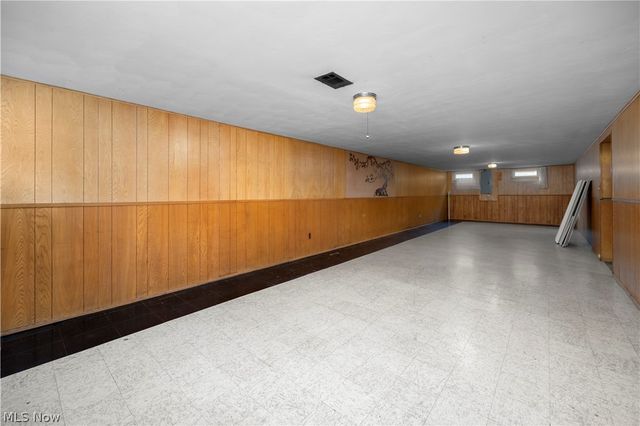 9242 W 130th Street, Strongsville, OH 44136