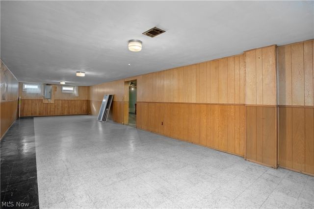 9242 W 130th Street, Strongsville, OH 44136