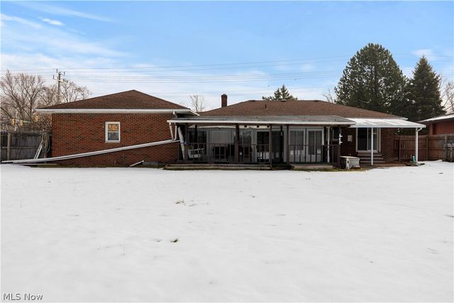 9242 W 130th Street, Strongsville, OH 44136