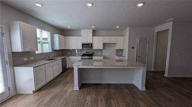 840 Point Place Drive, Loganville, GA 30052