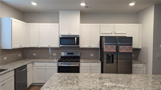 840 Point Place Drive, Loganville, GA 30052
