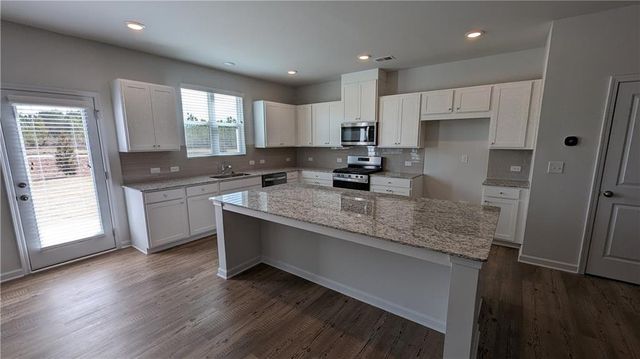 840 Point Place Drive, Loganville, GA 30052