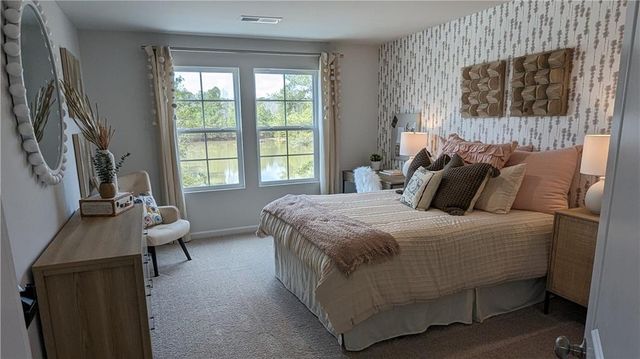 840 Point Place Drive, Loganville, GA 30052