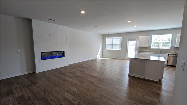 840 Point Place Drive, Loganville, GA 30052