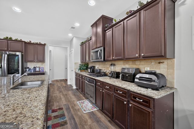 3952 Ivy Gate Drive, Buford, GA 30519
