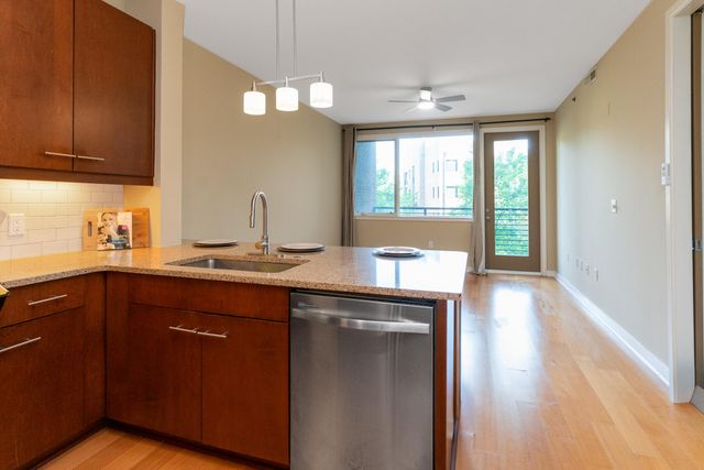 200 Manufacturers Road Apt 328, Chattanooga, TN 37405