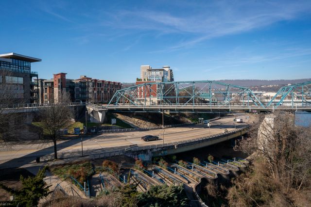 200 Manufacturers Road Apt 328, Chattanooga, TN 37405