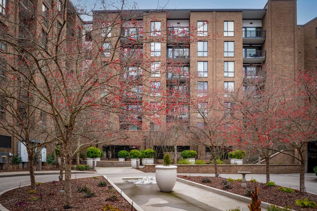 200 Manufacturers Road Apt 328, Chattanooga, TN 37405