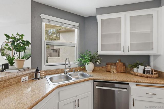 2746 Ariane 148, San Diego, CA 92117