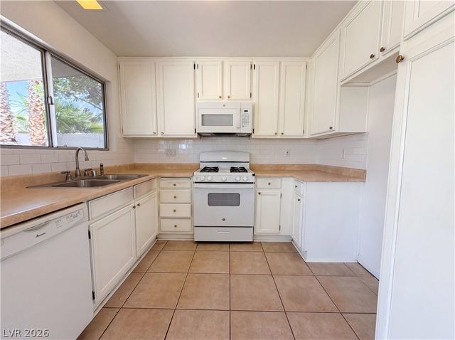 699 Thousand Oaks, Las Vegas, NV 89123